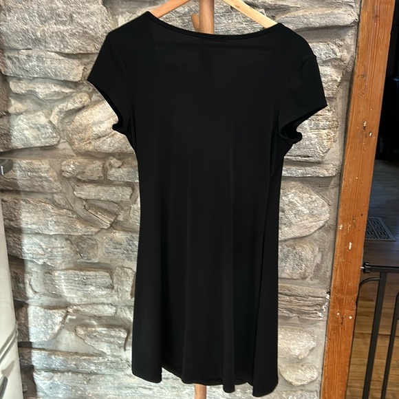 Faux wrap dress made in 🇨🇦 - Picture 5 of 7